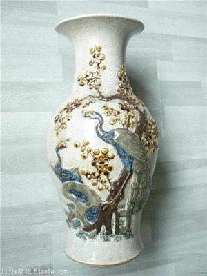 2017年瓷器花瓶市场走势及拍卖分析